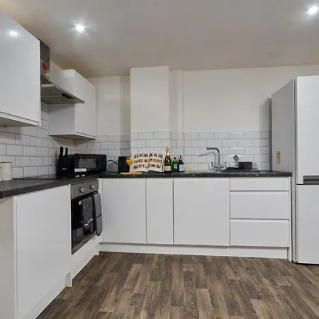 New! 1br Centre - Free Parking, Wifi & Workspace - Sleeps 3 公寓 利兹