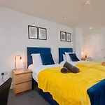 Apartment Centre 1br - Sleeps 3 - Free Parking, Wifi & Workspace For Family & Work Relocations Leeds (West Yorkshire)