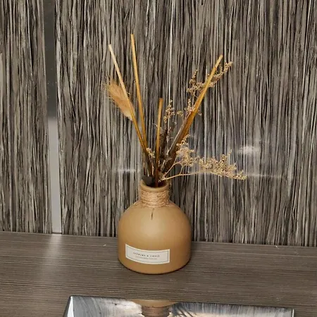 Lejlighed 3 Beds - Perfect For Corporate & Family Relocations - Free Parking