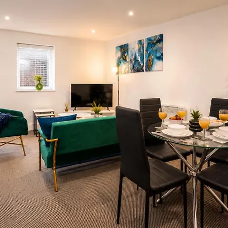 New! 1br Centre - Free Parking, Wifi & Workspace - Sleeps 3 Leeds