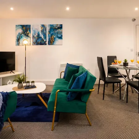 Apartman New! 1br Centre - Free Parking, Wifi & Workspace - Sleeps 3
