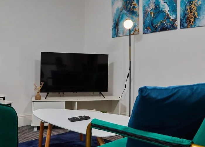 City Centre 1Br - Sleeps 3 - Workspace - Free Parking And Wifi Apartment *