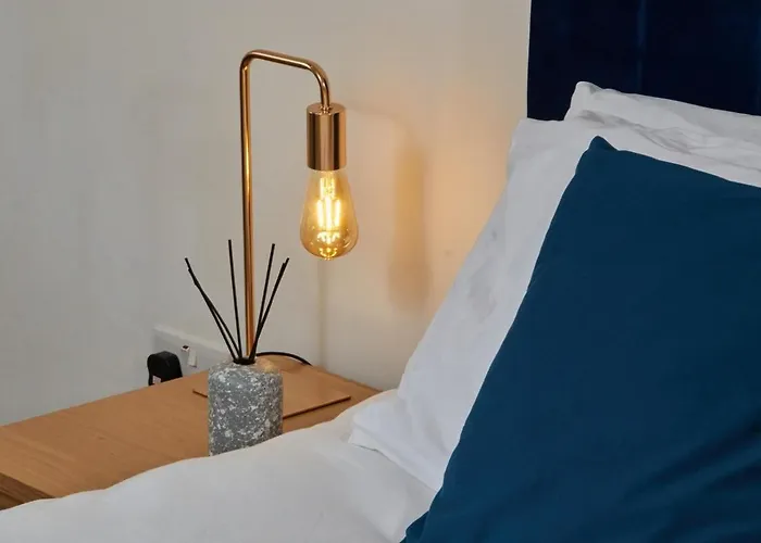 Apartment City Centre 1Br - Sleeps 3 - Workspace - Free Parking And Wifi