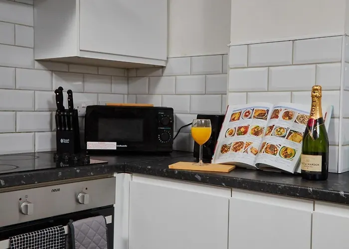 City Centre 1Br - Sleeps 3 - Workspace - Free Parking And Wifi * リーズ