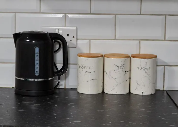 City Centre 1Br - Sleeps 3 - Workspace - Free Parking And Wifi