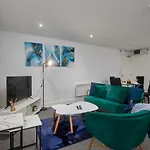 דירה Centre 1br - Sleeps 3 - Free Parking, Wifi & Workspace For Family & Work Relocations לידס