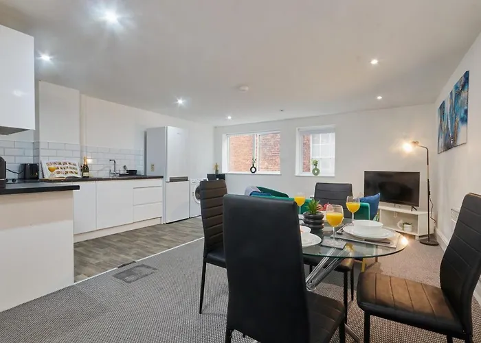 City Centre 1Br - Sleeps 3 - Workspace - Free Parking And Wifi